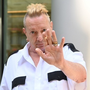 Non finisce lo scontro tra i Sex Pistols e Lydon