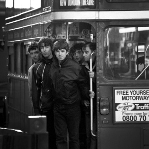 Oasis, ascolta una versione inedita di Columbia 