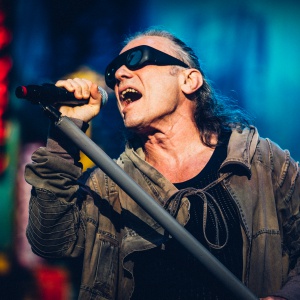 Pantera, Bruce Dickinson sul palco per Walk