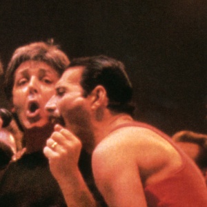 Paul McCartney e Freddie Mercury duettano grazie all'AI