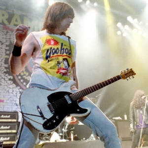 Ramones, la chitarra di Johnny Ramone all'asta per quasi un milione