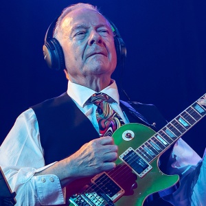 Robert Fripp: rigore assoluto e visioni elettriche, tra King Crimson e Bowie