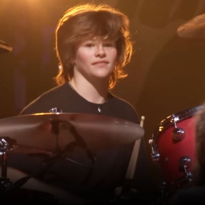 Shane Hawkins ancora una volta sul palco con i Foo Fighters