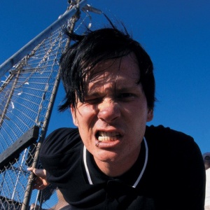 Tom DeLonge al debutto da regista con Monsters Of California