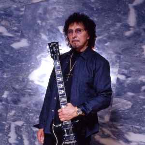 Tony Iommi: caparbio e instancabile combattente della chitarra rock