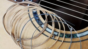 5000 $ per una corda di chitarra acustica usata da Paul McCartney