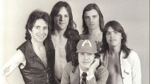AC/DC, Angus Young parla della morte di Bon Scott