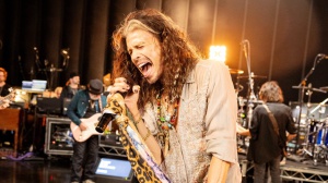 Aerosmith, il ritorno dal vivo (con soli sei brani)