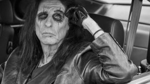 Alice Cooper vorrebbe essere il frontman dei Foo Fighters
