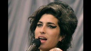 Amy Winehouse, in arrivo un libro con diari privati e manoscritti