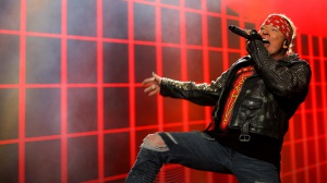 Axl Rose sta meglio, i Guns N'Roses riprendono il tour