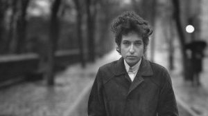 Bob Dylan compie 80 anni, cinque momenti dalla sua carriera per ricordarlo