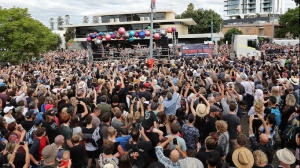 Bon Scott: 150.000 persone in Australia per ricordarlo