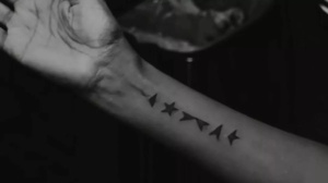 Bowie, da Iman a compagni di band e artisti, i tributi per i 10 anni dalla morte