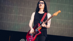 Brian Molko indagato per gli insulti a Giorgia Meloni