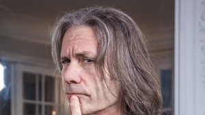 Bruce Dickinson ballerino al matrimonio del figlio