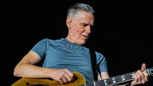 Bryan Adams, cinque brani pieni d'amore