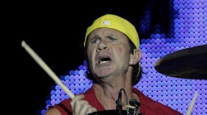 Chad Smith parla del suo primo incontro con Charlie Watts