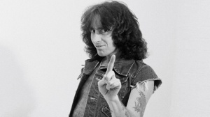Chi interpreterà Bon Scott nel biopic sul cantante degli AC/DC ?
