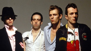 Clash, il basso distrutto sulla copertina di London Calling in un museo