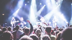 Concerti, gli organizzatori dei grandi eventi annunciano lo stop per l'estate 2020