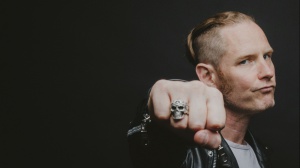 Corey Taylor nuovamente contro Machine Gun Kelly