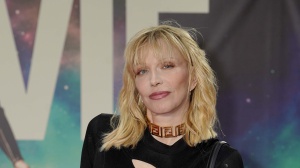 Courtney Love parla del nuovo album solista con Michael Stipe ma senza la 'maleducata' PJ Harvey