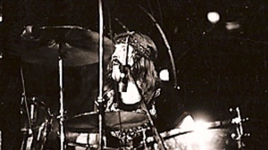 Da John Bonham a Dave Grohl, come è cambiato il ruolo del batterista?