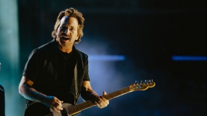 Eddie Vedder sorprende i fan degli Strokes