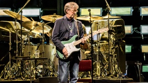 Eric Clapton su Roger Waters: "Soffre per sostenere le sue opinioni"