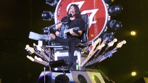 Feriti, malati, ma sul palco: 4 incredibili storie di tenacia rock