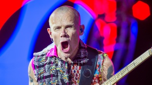 Flea, il DNA di uno dei più grandi bassisti della storia del rock