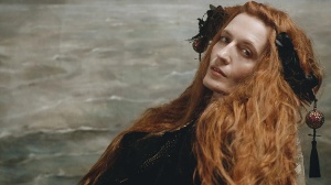 Florence and The Machine, ascolta la cover di Just a Girl