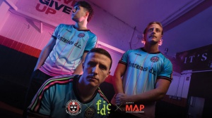 Fontaines D.C. sponsor della squadra di calcio del Bohemian per supportare la Palestina
