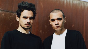 Formation: "Non saranno degli stupidi politici a separarci dal resto del mondo"