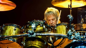Frank Beard è morto a 77 anni: gli ZZ Top perdono il loro motore