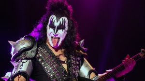 Gene Simmons accetta pagamenti in criptovalute per la sua villa