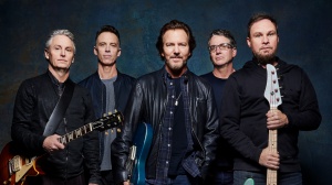 Gli incendi in Francia danneggiano la voce di Eddie Vedder e i Pearl Jam interrompono il tour