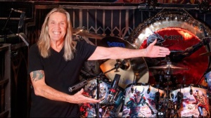 Gli Iron Maiden hanno salutato ufficialmente Nicko McBrain