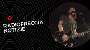 Guarda la cover di Times like These fatta dai paramedici inglesi