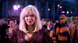 Hole, Courtney Love in tour con Melissa Auf der Maur?