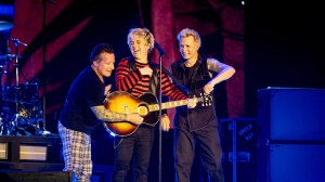 I Green Day parlano del peso politico di Saviors