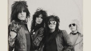 I Mötley Crüe con Dolly Parton per Home Sweet Home