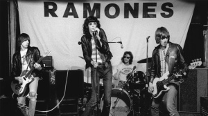 Il fratello di Joey Ramone fa causa alla vedova di Johnny Ramone