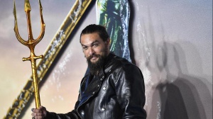 Jason Momoa e il suo amore per il basso nato grazie a i Tool