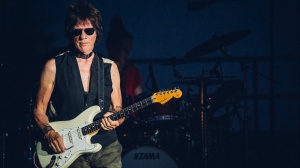 Jeff Beck, ieri sera il tributo con Clapton, Depp, Rod Stewart e tanti altri