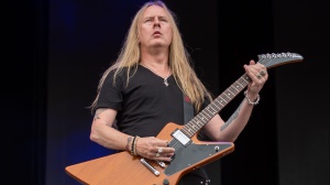 Jerry Cantrell: Alice In Chains, metal e il ritorno alle origini con I WANT BLOOD