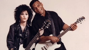 Joan Jett e Mike Tyson: l’amicizia inattesa tra la regina del rock e il re del ring