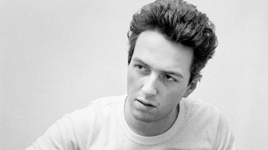 Joe Strummer, ascolta l'inedita versione acustica di "Junco Partner