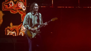 John Frusciante e Red Hot Chili Peppers: ritorni, addii e il ciclo che ha ridefinito una band